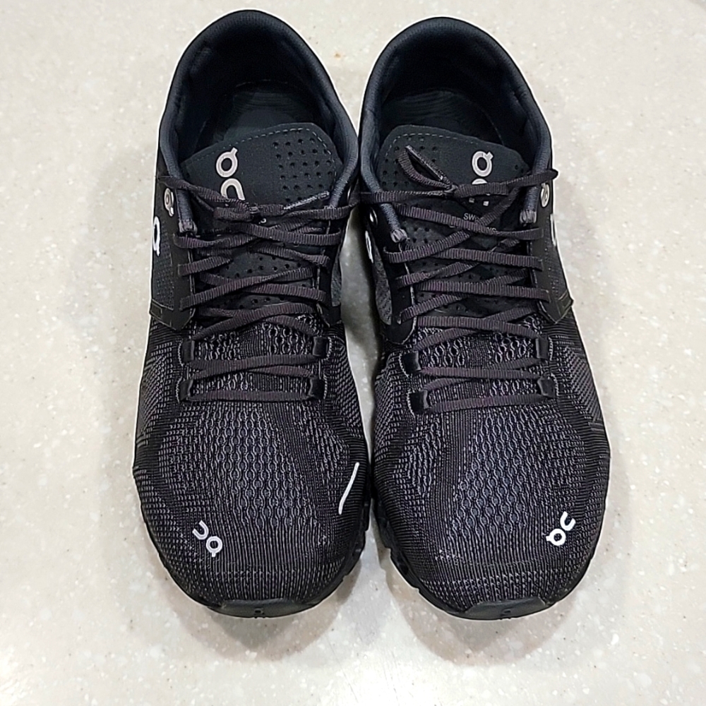 On Cloud Womens Running Shoe - Size 10